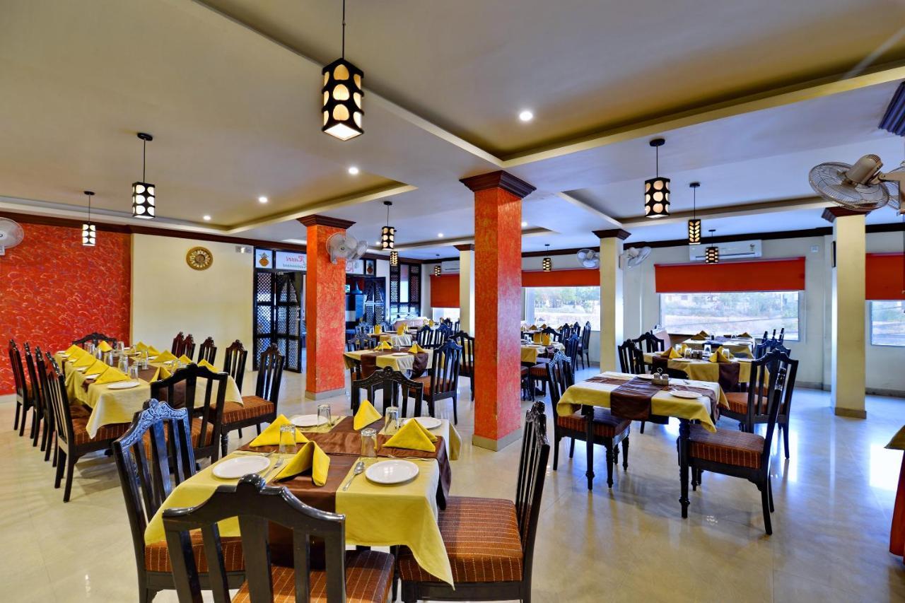 Oyo 6541 Hotel Relax Inn Udaipur Exterior foto